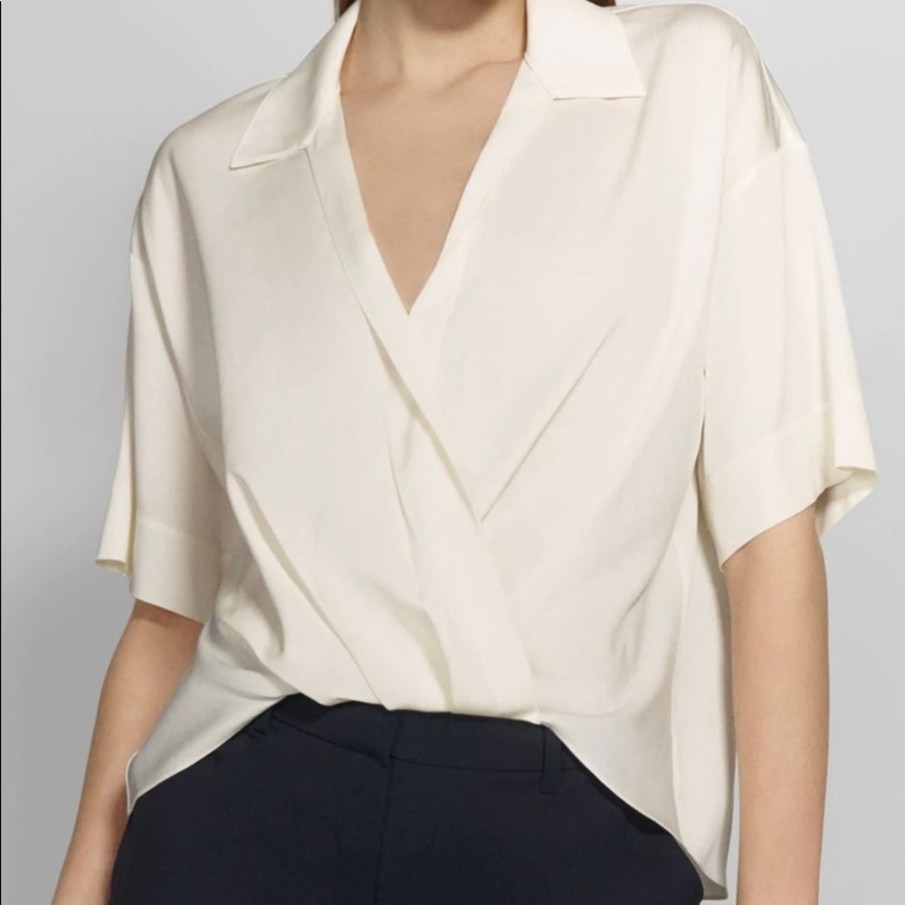 Theory twist blouse in stretch silk (Ivory). Brand new with tags! Never worn.
